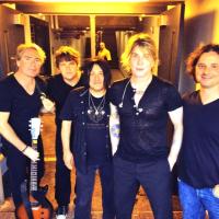 The googoodolls set to take the stage for tonight\'s FanJam